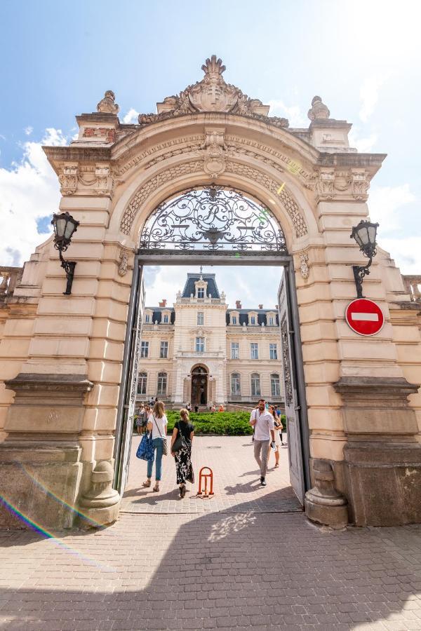 Avangard Kopernyka Apartment Lviv Bagian luar foto